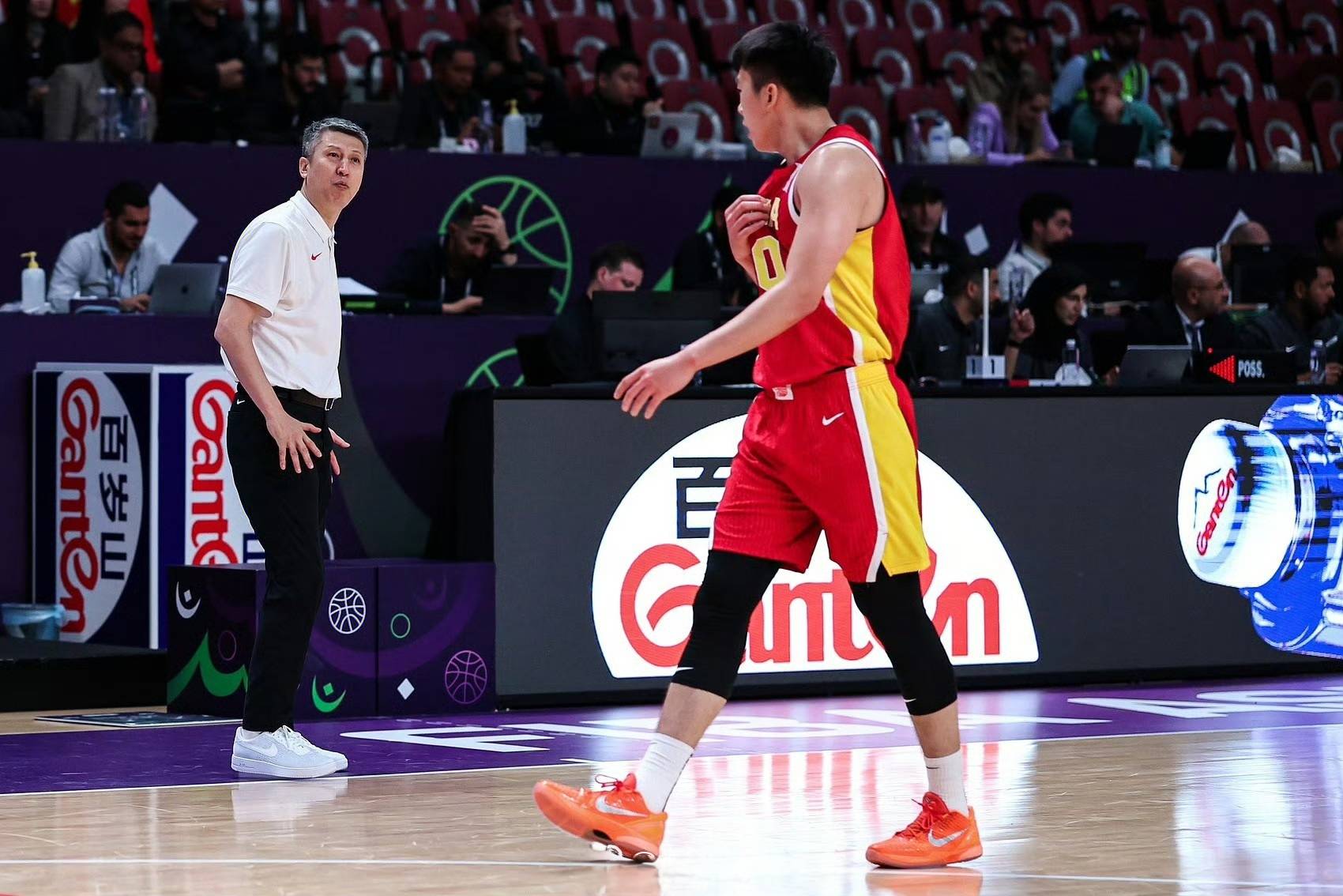 开云体育-深圳男篮发布备战花絮；窗口期远射贴柱；NBA常规赛任务艰巨；细节决定成败(周琦遭驱逐广东队崩盘)